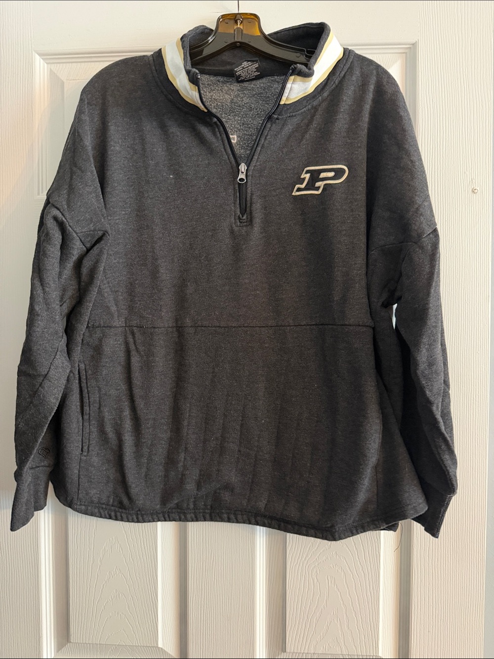 Colosseum Black Half‑Zip Pullover with Cream and Gold Trim